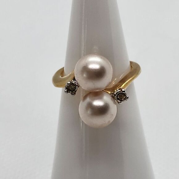 18 Karat GE Faux Pearl & Cubic Zirconia Ring (4.75) - Picture 1 of 6
